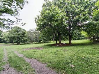 Se vende amplio lote de 7000m2 en Guacima 