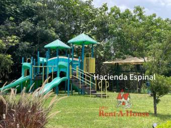 Se vende amplio lote de 1,631m2 en Hacienda Espinal 26-357