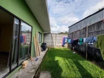 Se vende propiedad con 2 apartamentos en Mata de Plátano San José 26-355