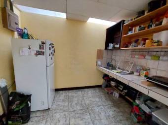 Se vende propiedad con 2 apartamentos en Mata de Plátano San José 26-355