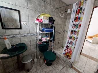 Se vende propiedad con 2 apartamentos en Mata de Plátano San José 26-355