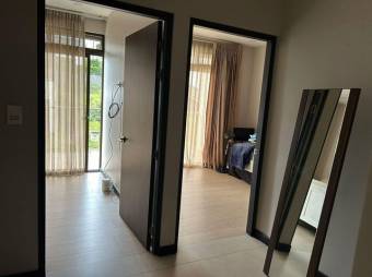 Se vende espaciosa propiedad de lujo en condominio de Heredia 25-627