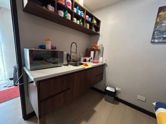 Se vende espaciosa propiedad de lujo en condominio de Heredia 25-627