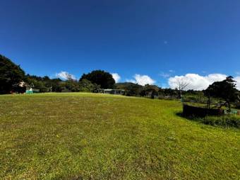 Se vende amplia finca de 8,400m2 en Concepción de San Isidro 25-1759