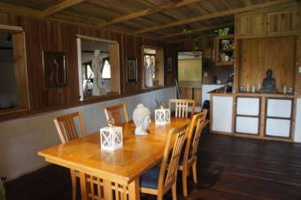 Se venden 2 casas con amplio lote de 2,600m2 en San Rafael Heredia 25-1038