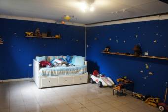 Se venden 2 casas con amplio lote de 2,600m2 en San Rafael Heredia 25-1038