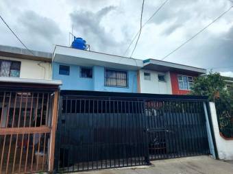Se vende espaciosa casa de 2 plantas en Hatillo San José 25-1895