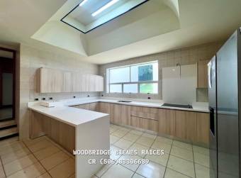 Casa en alquiler Escazu San Rafael $6.000 /4 dormitorios