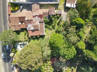 Se vende amplio lote de 3,177m2 en Santa Rosa Heredia 24-404