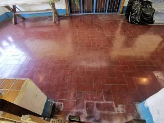 Se vende amplio lote de 3,177m2 en Santa Rosa Heredia 24-404