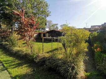 Se vende amplio lote de 3,177m2 en Santa Rosa Heredia 24-404