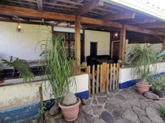 Se vende amplio lote de 3,177m2 en Santa Rosa Heredia 24-404