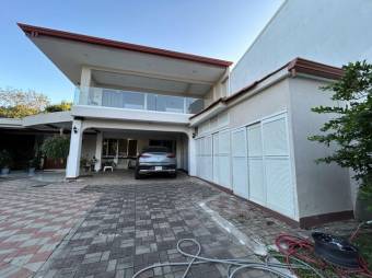 Se vende moderna quinta con piscina en Colon de Mora 24-901