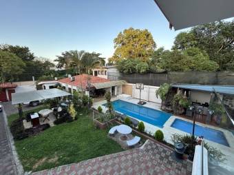 Se vende moderna quinta con piscina en Colon de Mora 24-901