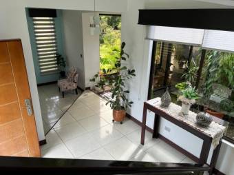 Se vende casa casa con lote de 7,011m2 en San Pedro de Barva 25-462