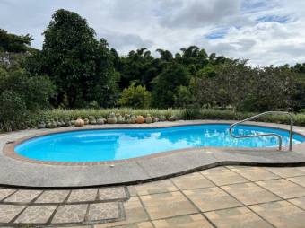 Se vende casa casa con lote de 7,011m2 en San Pedro de Barva 25-462