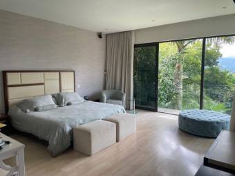 Se vende casa con patio y terraza en condominio de Guácima Alajuela 25-1198