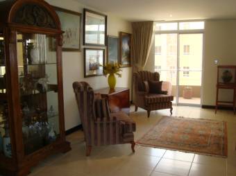 VENTA DE APARTAMENTO AMOBLADO, ESCAZU, SAN RAFAEL, CONDOMINIO VALLE ARRIBA 