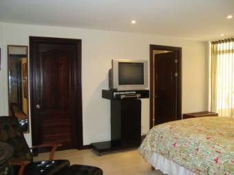 VENTA DE APARTAMENTO AMOBLADO, ESCAZU, SAN RAFAEL, CONDOMINIO VALLE ARRIBA 
