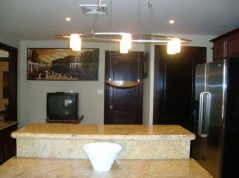 VENTA DE APARTAMENTO AMOBLADO, ESCAZU, SAN RAFAEL, CONDOMINIO VALLE ARRIBA 