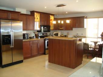 VENTA DE APARTAMENTO AMOBLADO, ESCAZU, SAN RAFAEL, CONDOMINIO VALLE ARRIBA 