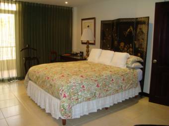 VENTA DE APARTAMENTO AMOBLADO, ESCAZU, SAN RAFAEL, CONDOMINIO VALLE ARRIBA 