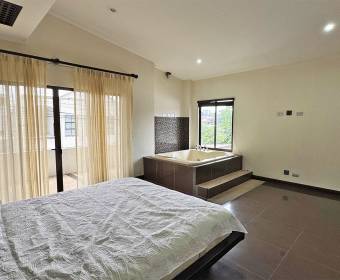 House for rent in a residential area, Bello Horizonte, Escazú