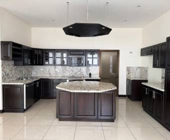 House for rent in a residential area, Bello Horizonte, Escazú