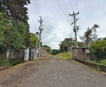 Mixed-use property for sale in Tacares de Grecia. Well-foreclosed bank transfer.