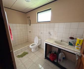 Mixed-use property for sale in Tacares de Grecia. Well-foreclosed bank transfer.