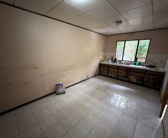 Mixed-use property for sale in Tacares de Grecia. Well-foreclosed bank transfer.