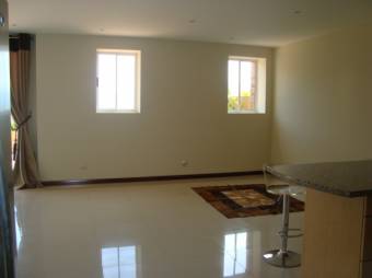 VENTA DE APARTAMENTO, ESCAZU, SAN RAFAEL, CONDOMINIO VALLE ARRIBA 