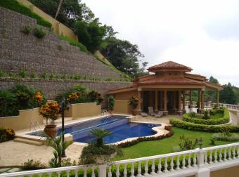 VENTA DE APARTAMENTO, ESCAZU, SAN RAFAEL, CONDOMINIO VALLE ARRIBA 