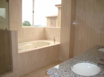 VENTA DE APARTAMENTO, ESCAZU, SAN RAFAEL, CONDOMINIO VALLE ARRIBA 