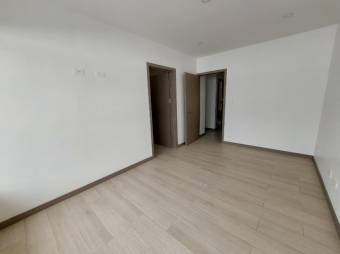 Se alquila casa con patio en condominio de San Antonio Escazú 26-354 Se alquila casa con patio en condominio de San Antonio Escazú 26-354