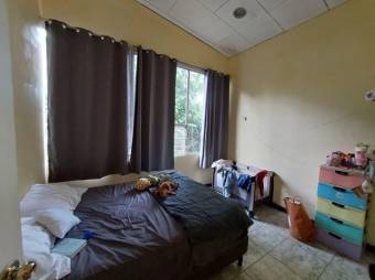 Se vende propiedad con 2 apartamentos en Mata de Plátano San José 26-355