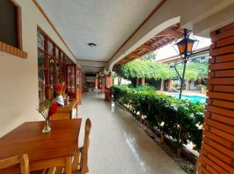 Se alquila apartamento amoblado en La Sabana 26-509