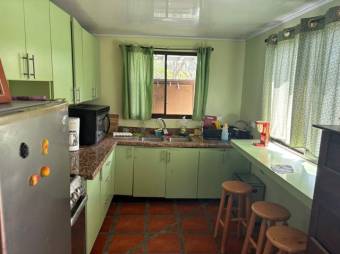 Se vende amplia finca de 2.4 hectáreas en Concepción de Heredia 25-1225