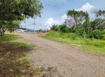 Se vende amplio lote de 3,800m2 en Concepción de Heredia 25-402