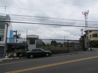 Se vende amplio lote con uso mixto en Zapote San José 23-1313