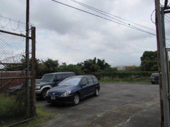 Se vende amplio lote con uso mixto en Zapote San José 23-1313