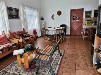 Se vende amplia finca de 1 hectárea en Santa Barbara Heredia 23-1488