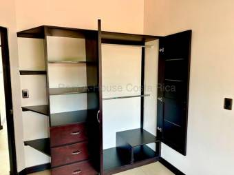 Venta de Propiedad Comercial/Oficina/APTO  en San Pablo de Heredia. RAH 27-478