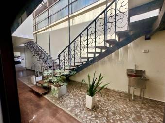 Venta de Propiedad Comercial/Oficina/APTO  en San Pablo de Heredia. RAH 27-478