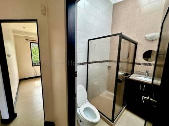 Venta de Propiedad Comercial/Oficina/APTO  en San Pablo de Heredia. RAH 27-478