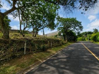  Venta de Lote en Residencial Bosques de Doña Rosa, San Antonio de Belén. RAH 27-475