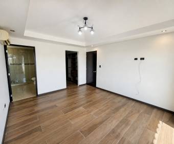 Casa de 2 plantas a la venta en condominio Los Castillos, La Guacima.