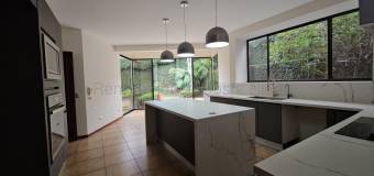Se alquila casa en San Rafael Escazú 27-472