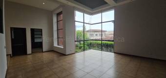 Se alquila casa en San Rafael Escazú 27-472
