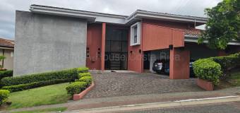 Se alquila casa en San Rafael Escazú 27-472